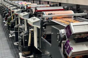 Auraprint มีระบบ UV LED ของ GEW ผสมผสานกัน ทั้ง LeoLED ระบายความร้อนด้วยน้ำและ AeroLED ระบายความร้อนด้วยอากาศ