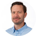 Justas Zvikas ตัวแทนฝ่ายขายการเคลือบผิวไม้